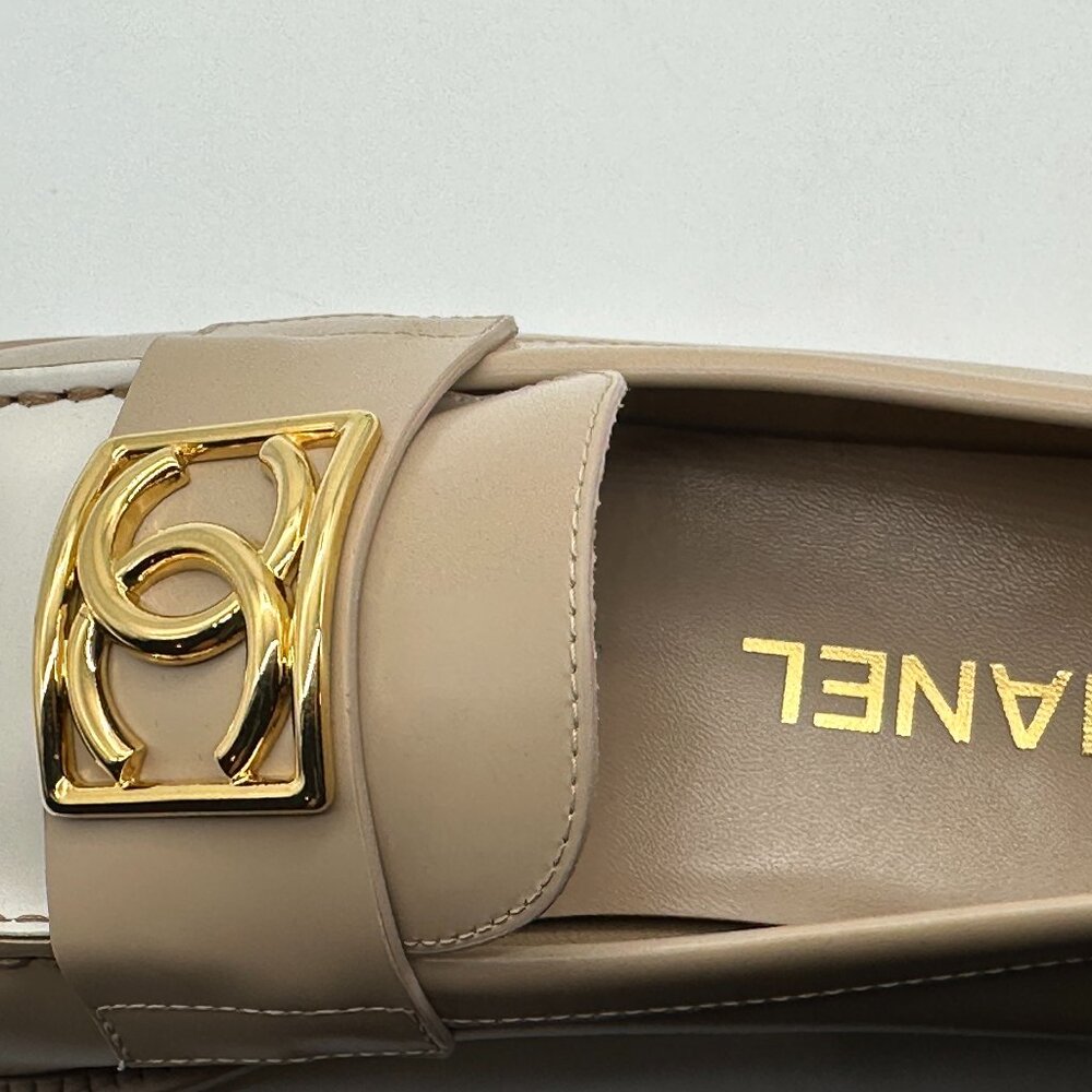 CHANEL 23B Two Tone Calfskin Leather CC Logo Loafers Flat Shoes - Picture 13 of 16